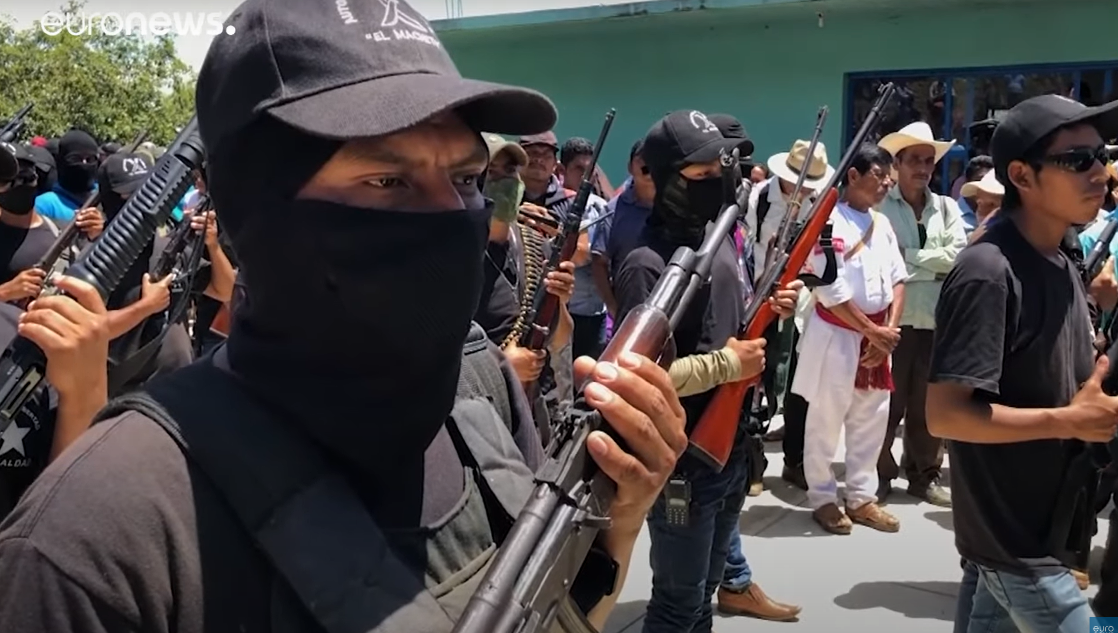 Mexico vigilantes ‘El Machete’ kidnap 21 and burn mountain town in